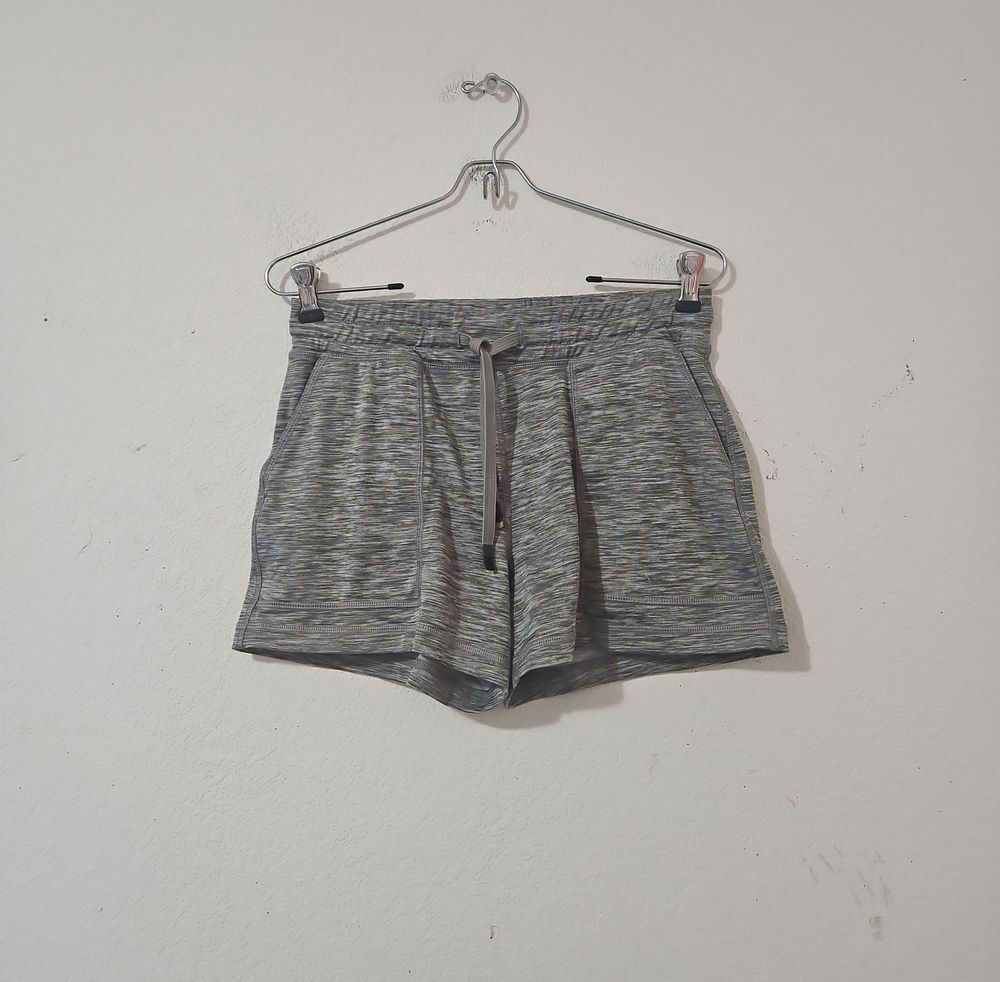 Title Nine Break a Sweat 3" Size XS Women